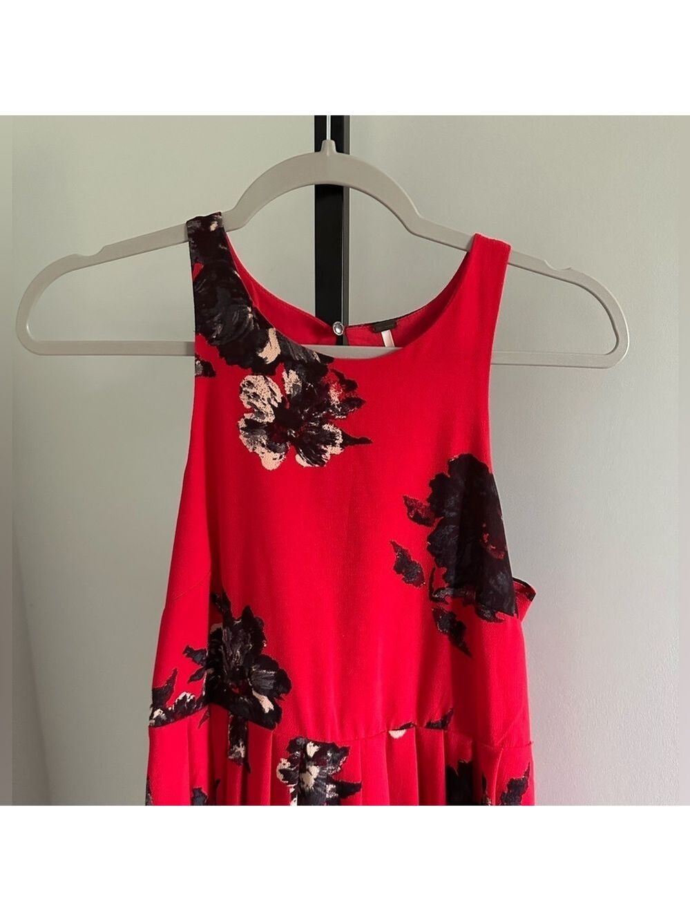 FREE PEOPLE- Cherry Red Floral Mini Dress-Size 2 Flutterby style-EUC - Picture 6 of 12
